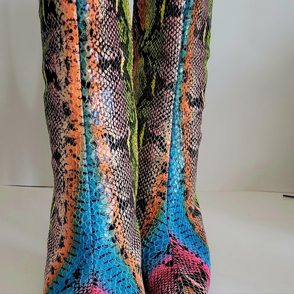 Azalea Wang Dolls Kill Skywalker ARCOIRIS Faux Snakeskin Booties Size 9 - Picture 13 of 16